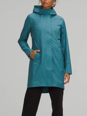 Lululemon Rain Rebel Jacket Waterproof size 10 Capture Blue